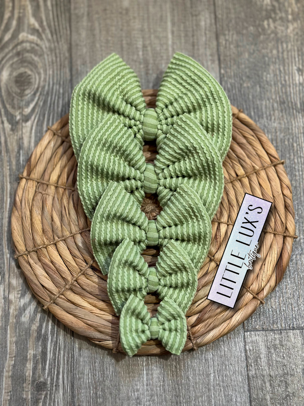 Dusty Lime Waved Bow